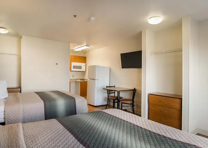 Hometowne Studios By Red Roof Denver - Airport/Aurora