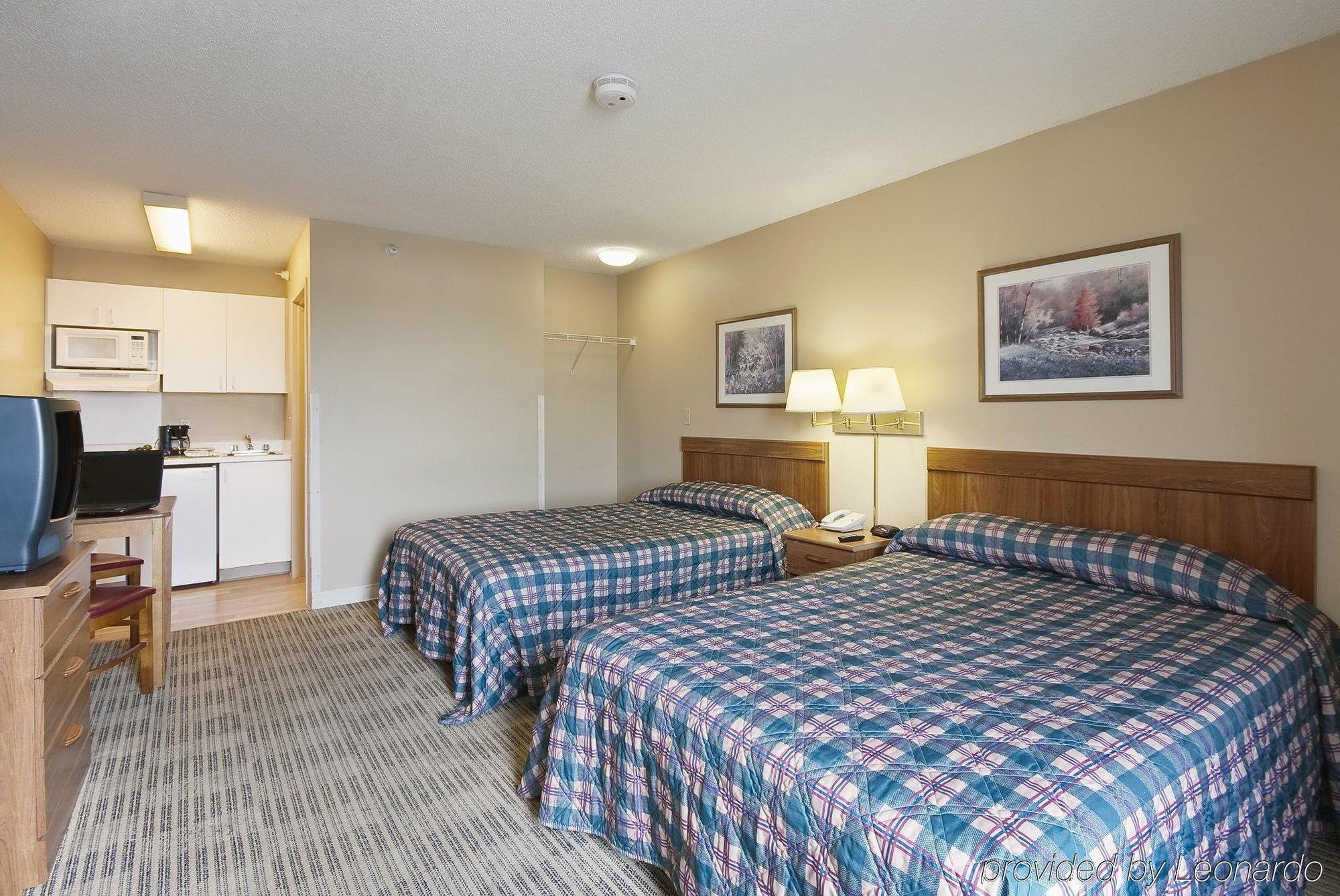 Hometowne By Red Roof Denver - Airport/aurora Motel 2*